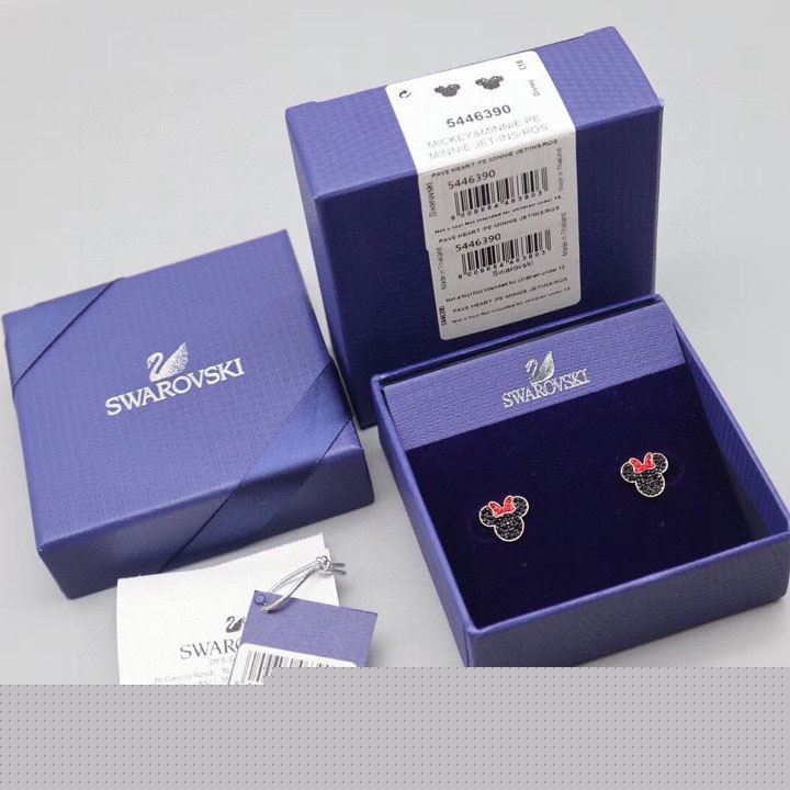 G*u*i earrings